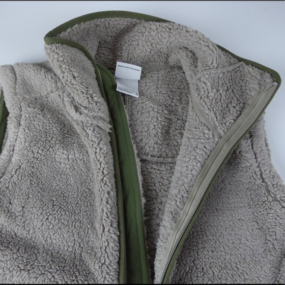 North Face Womens Campshire 2.0 Sherpa Fleece Vest - Picture 7 of 8